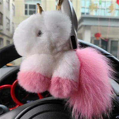 Vad är skillnaden mellan manliga och kvinnliga tofflor av minkpäls?