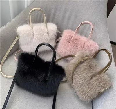 Lyxig minkpälshandväska